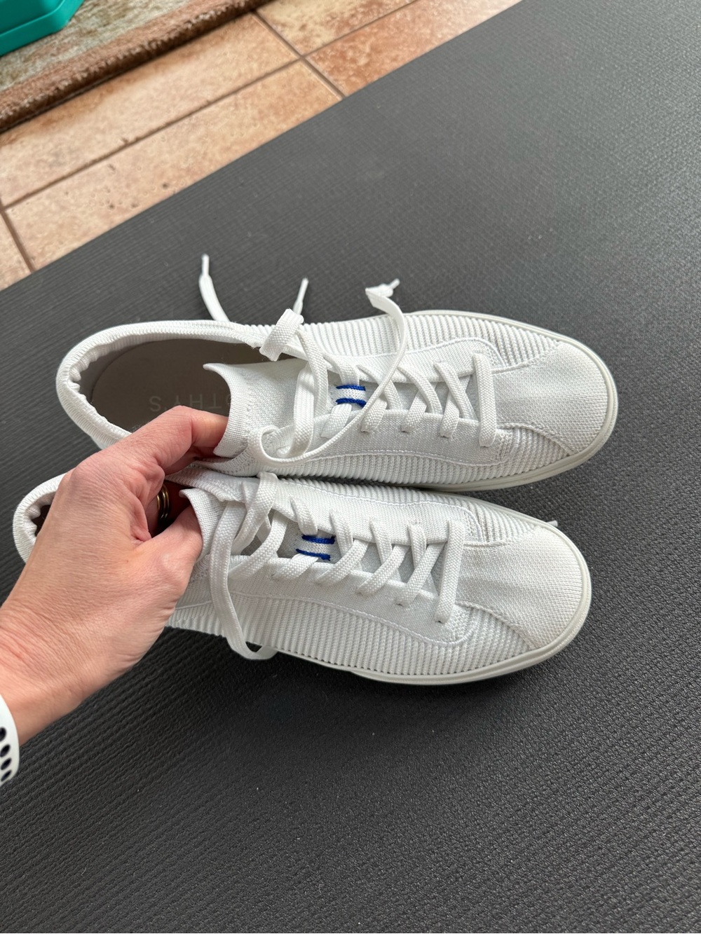 Rothy’s white sneaker SZ 9